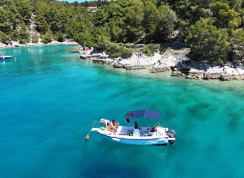 Rent A Boat Brač